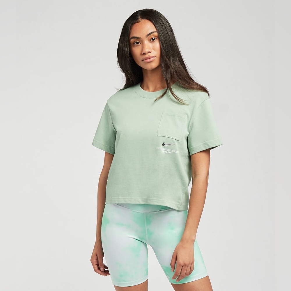 Nike Swoosh Top